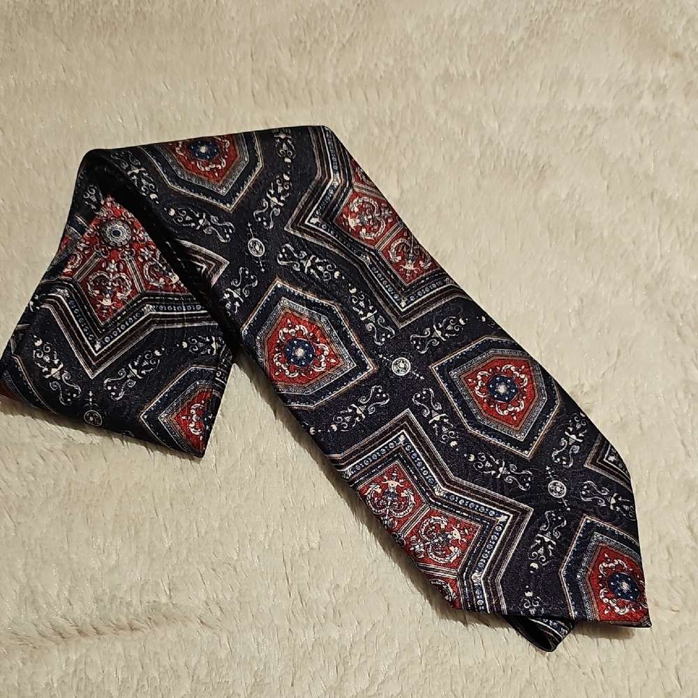 VINTAGE CHRISTIAN DIOR MONSIEUR PRINT DESIGN TIE.